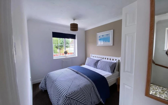 Entire 3-bed House - Child & Pet Friendly