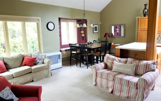 Pet Friendly Ski Vacation Condo in Waterville Valley Resort - Fri1v