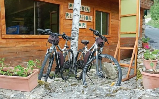 Les Airelles Camping & Hotel