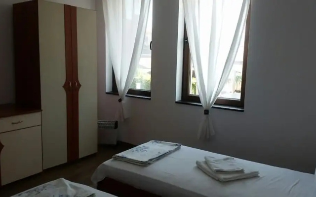 Remarkable 2-bed Apartment in Aleksandrovo