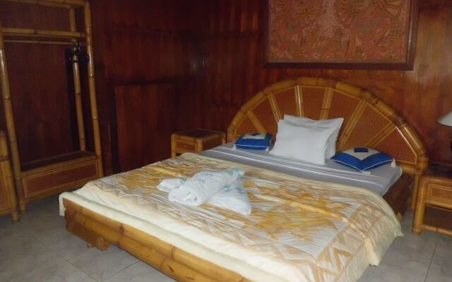 Amed Cafe & Hotel Kebun Wayan