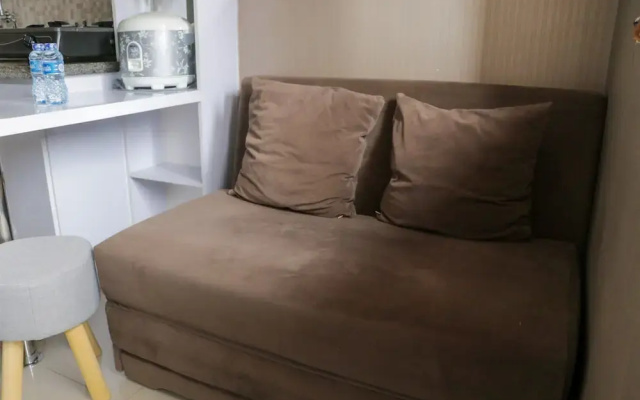 Homey And Cozy Stay 2Br At Green Pramuka City Apartment