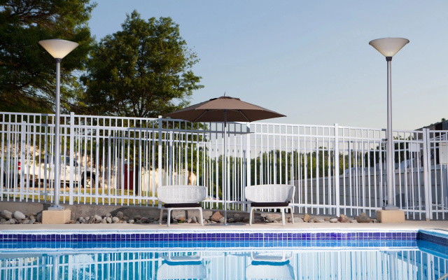 Crowne Plaza Pittsburgh Airport