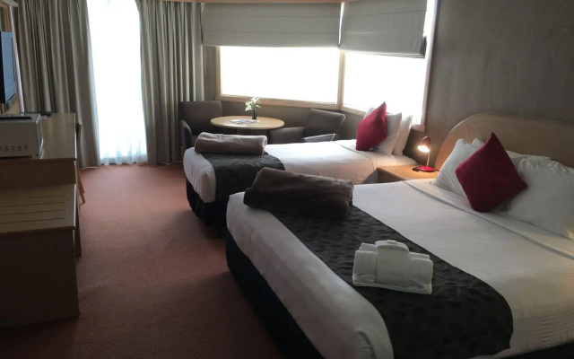 Statesman Hotel