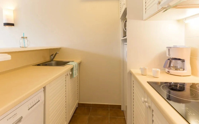 Branville Duplex With Garden and Pool