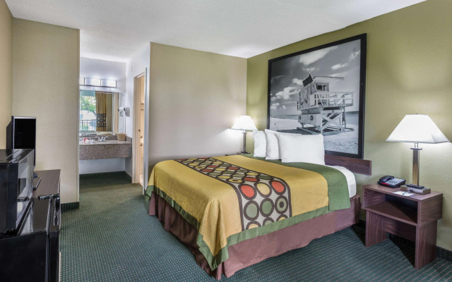 Super 8 by Wyndham Ocala I-75