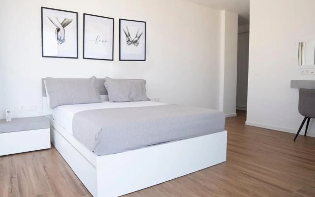 3 bdr aprt, best seaview, rooftop pool - LCGR
