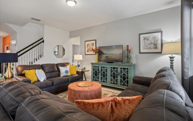 7 Bedrooms - 5 Bathrooms - Solterra 4035 Ol