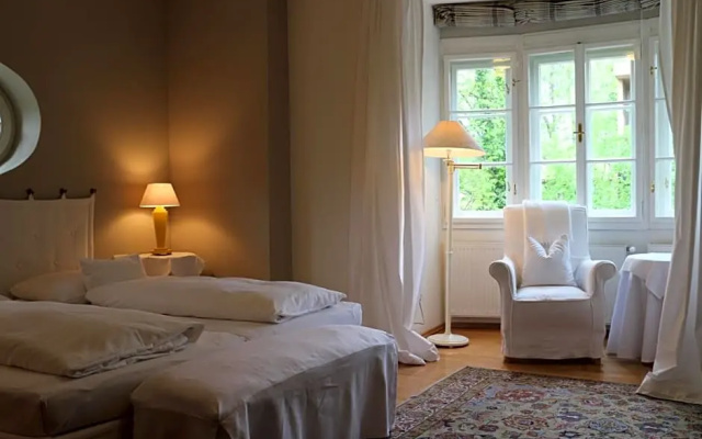 Hotel Seeschll Velden