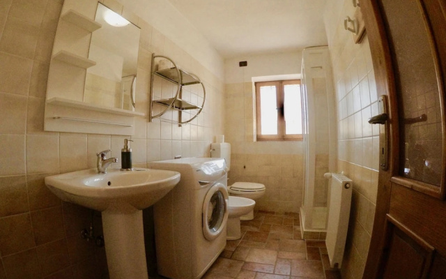 4lander House Balins