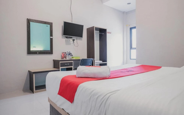 Grand Mentari Guest House by RedDoorz