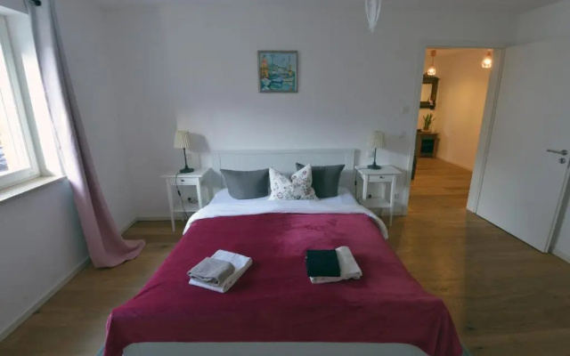 Zugspitze Street Apartment