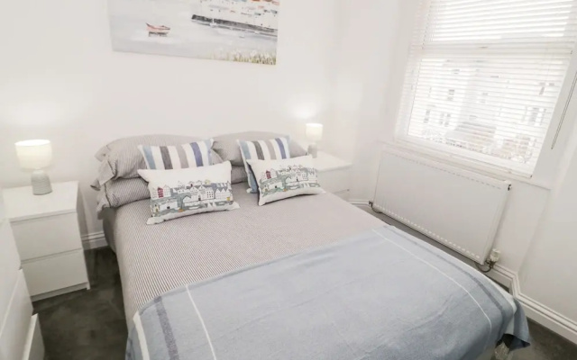 Apartment 6