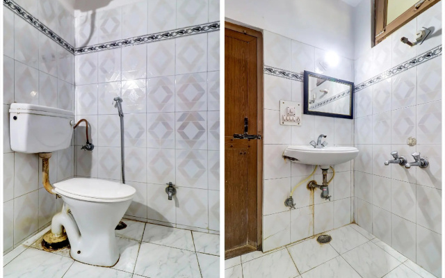 OYO 82578 Hotel Giridhar