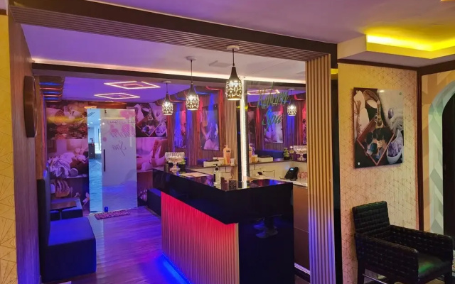 Отель Le Paradise Palace