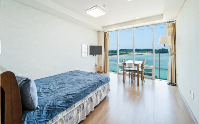 Jeju Iyagi Byeolbang Pension