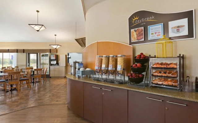 Holiday Inn Express Magnetic Hill