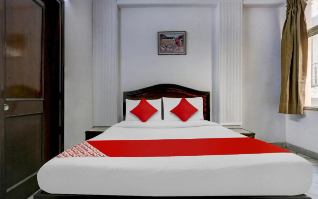 OYO Flagship IAE522 Hotel Cozzy Homes Stay