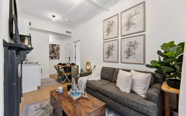 Bright 3BR Harlem Home w In-unit Laundry