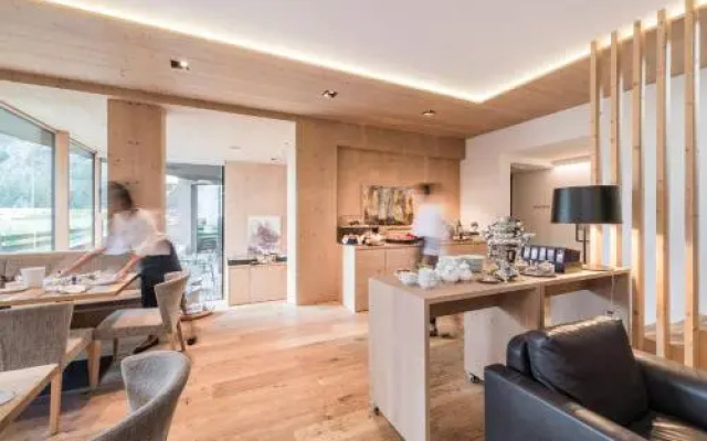 Saleghes Mountain Residence