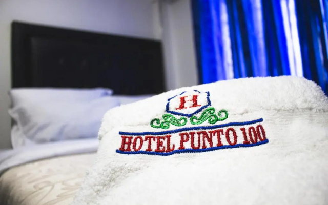 Hotel Punto 100