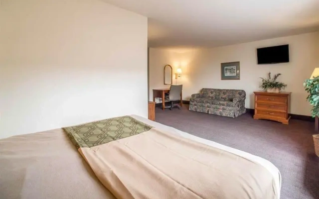 Super 8 Motel - Gas City/Marion Area