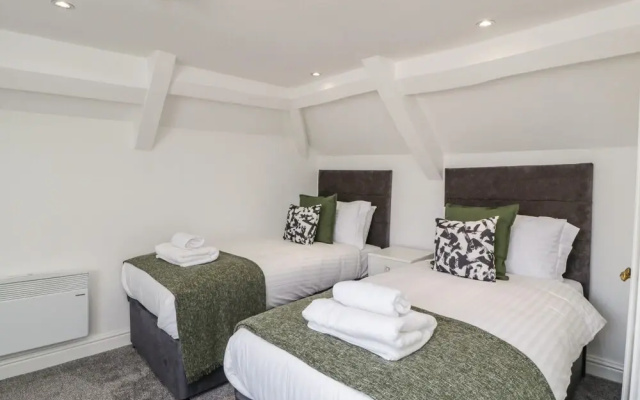 Alcombe House