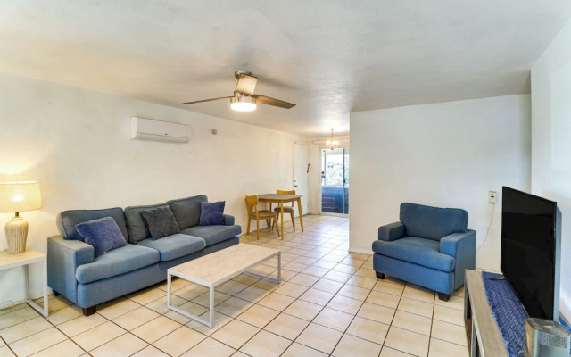 Pets Welcome: Hot Tub Haven in Albuquerque!