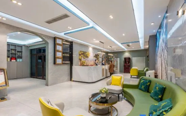 Vienna Classic Hotel (Fuzhou North Railway Station Plaza)