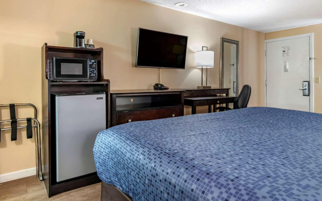 Econo Lodge Oxford near Choccolocco Park