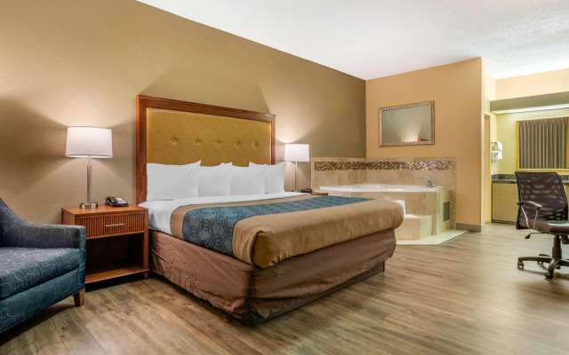 Econo Lodge Inn & Suites Foley - North Gulf Shores