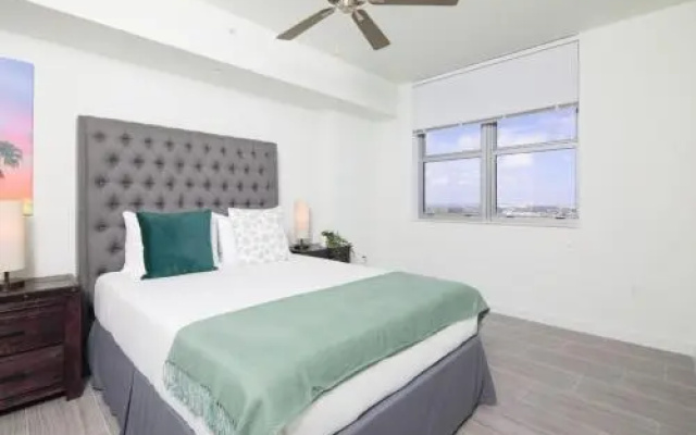 Luxury 2br Residences W Panoramic Balcony