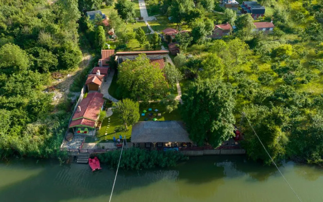 Dachas Cove Hotel