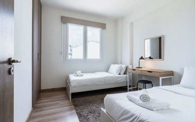 2BR Apt Near Larnaca Beach & Center