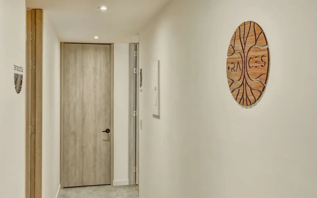 w Beautiful 1BR Retreat in Vibrant Zona T