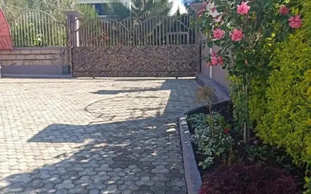 Naivasha- Crystal Home