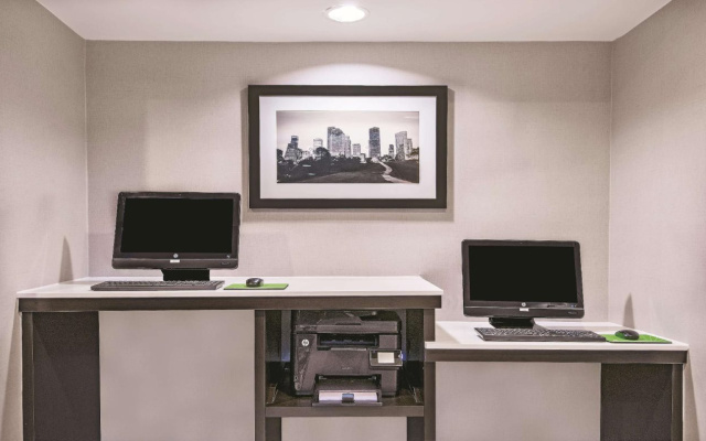 La Quinta Inn & Suites by Wyndham Houston North-Spring