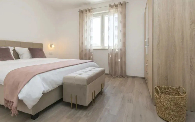 Apartment in Labin With Pool & Beach Nearby