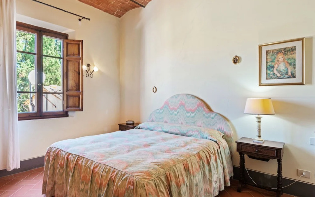 Graceful Apartment in San Miniato with Swimming Pool