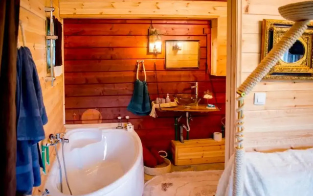 Kedra Village Getaway - Scenic Mountain Views
