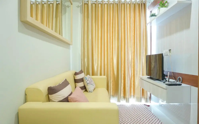 Strategic Location Studio Puri Mansion Apartment