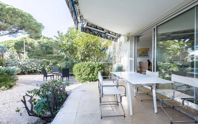 VANEAU Incroyable appartement avec jardin et vue mer