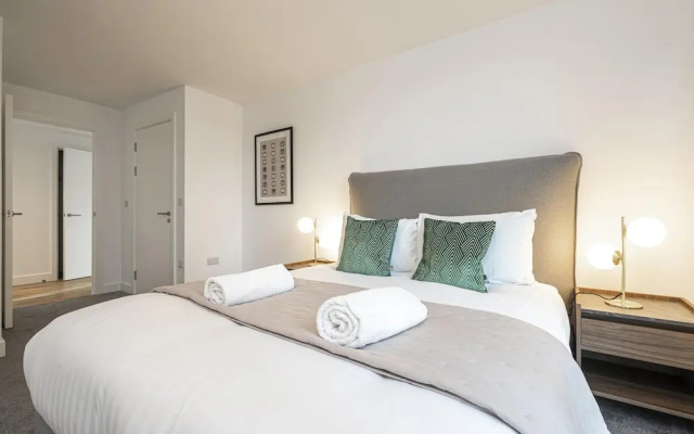 Central Two Bedroom Flat