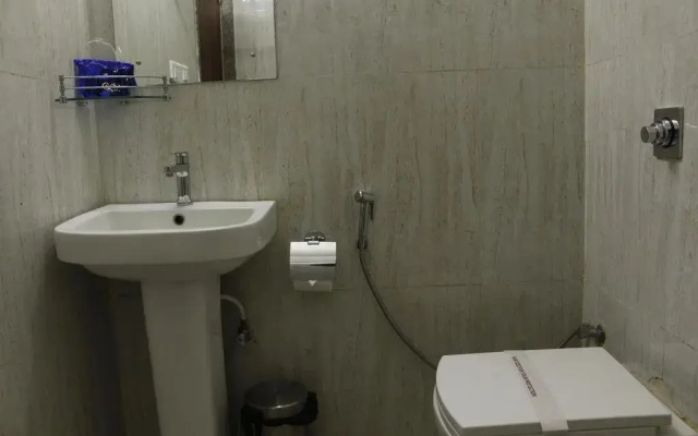 OYO Premium Old Station Road Bhubaneswar 4