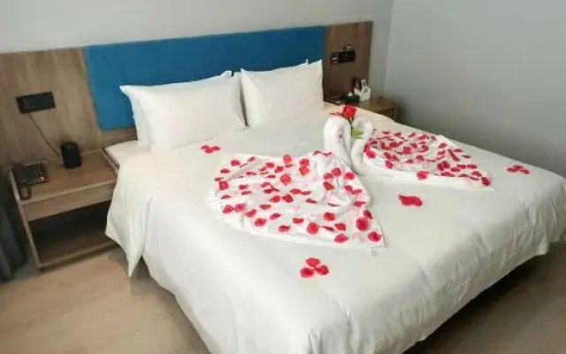 7Days Inn Hotel (Hebi Railway Station Qibin Avenue)