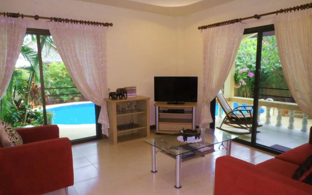 Coconut Paradise Holiday Villas