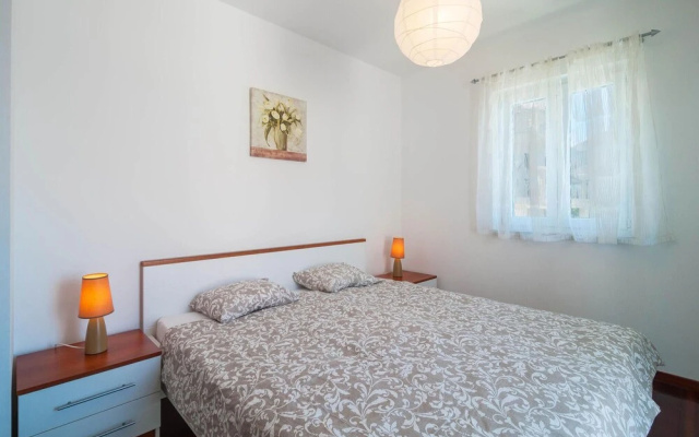 Stunning Apartment in Postira With Wifi and 2 Bedrooms