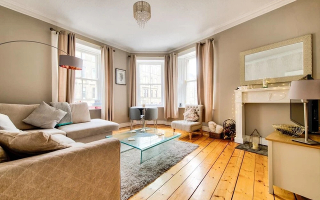 Gorgeous Modern Apartment in Canonmills