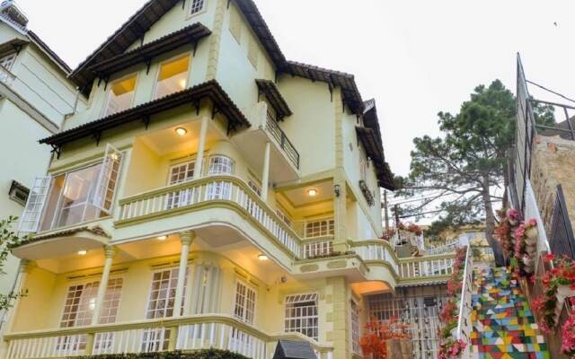 Отель Bonjour Homestay Далат вид на фасад