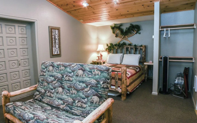 Fawn Valley Inn: 104 Condo